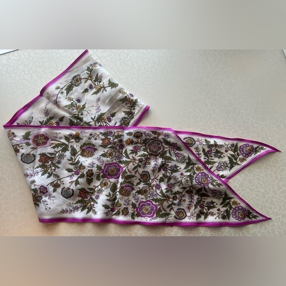 VINTAGE: Oscar de la Renta | Classic floral print scarf